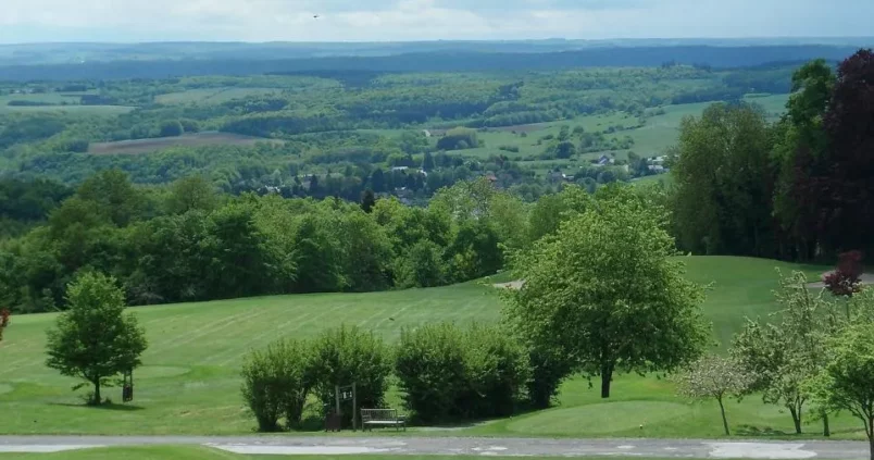 Le Royal Golf Club du Château Royal d'Ardenne est un site historique et naturel