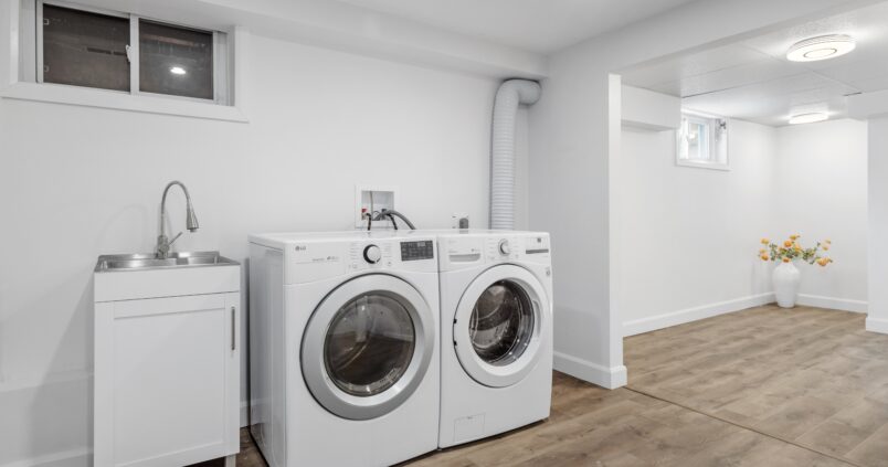 Enjoy your outdoor activities without worries thanks to our fully-equipped laundry room